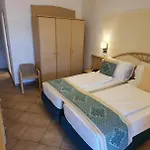 モン ルポス ホテル 4*