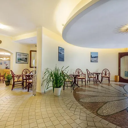 Mon Repos فندق 4*